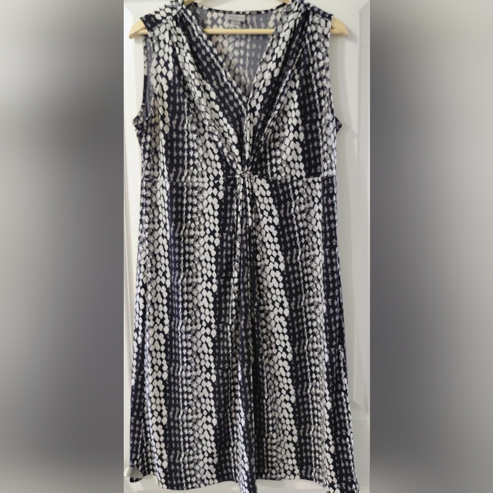 Worthington Black and White Sleeveless V-Neck Midi Dress